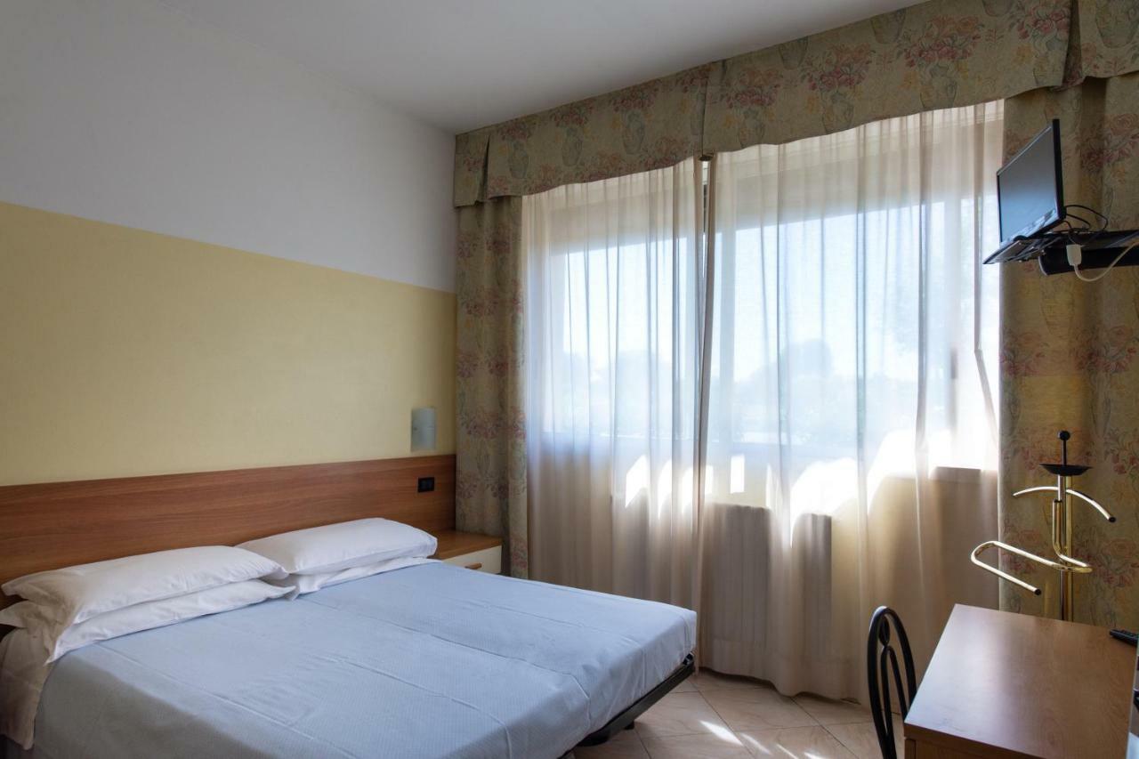 Hotel Fattori ボローニャ エクステリア 写真